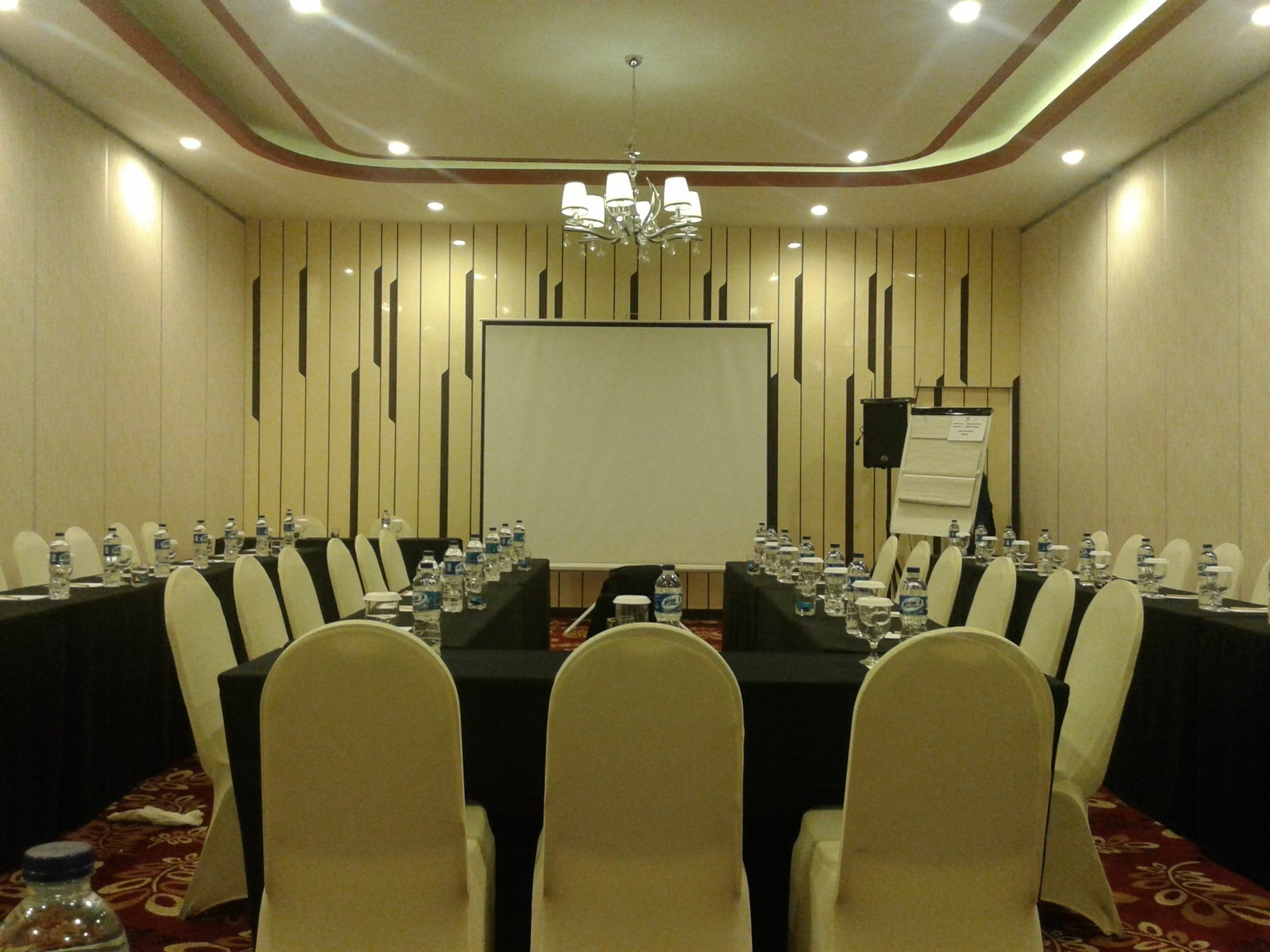 Agria Hotel Bogor Exteriör bild
